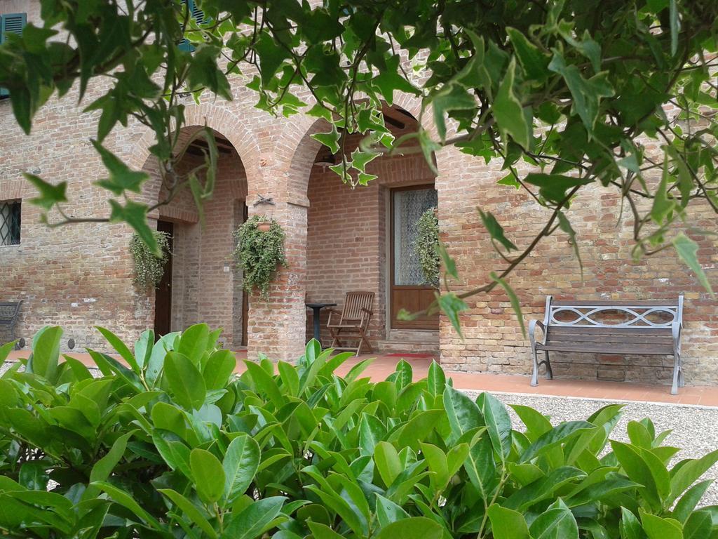 Agriturismo Il Poggiarello Siena Camera foto