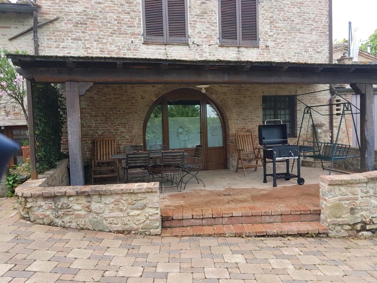 Agriturismo Il Poggiarello Siena Esterno foto
